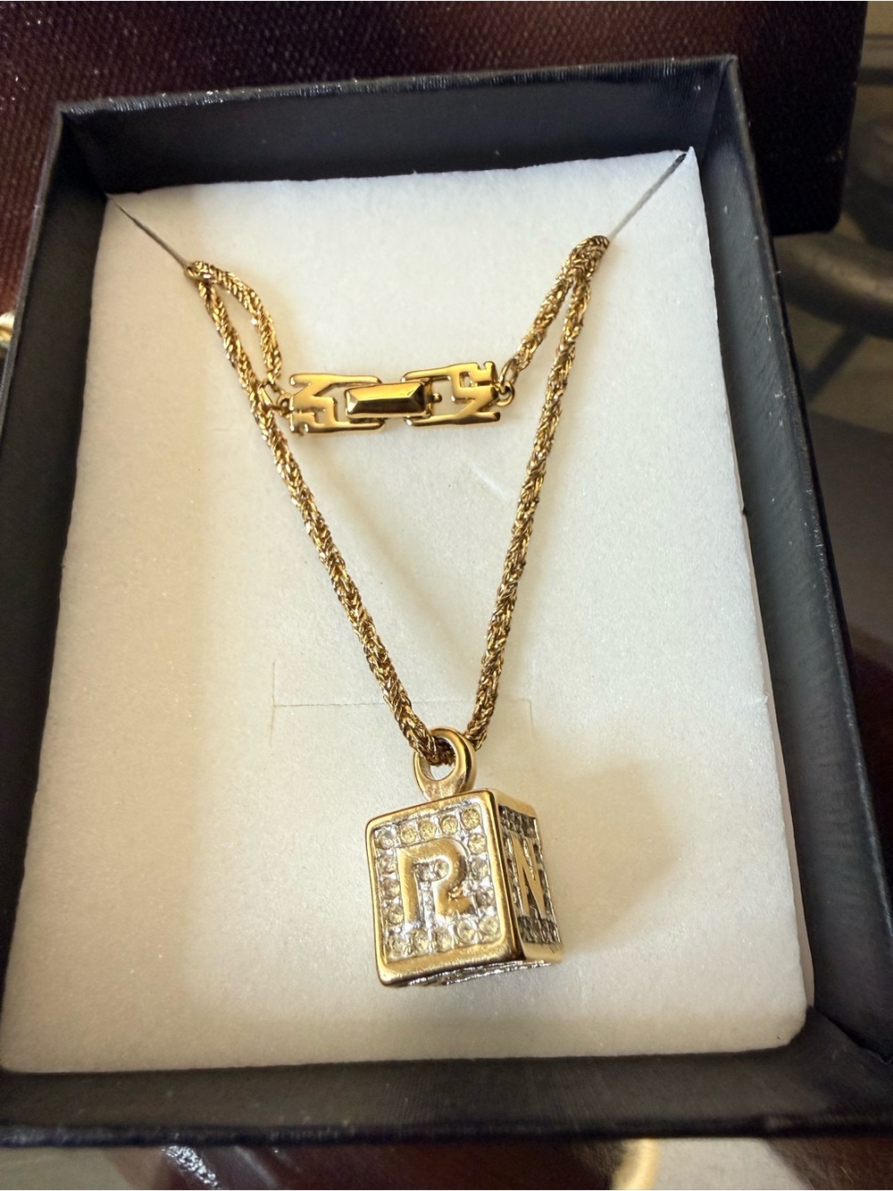 Nina Ricci Vintage Monogram Satchel and Nina Ricci gold tone Necklace set - Picture 4 of 12